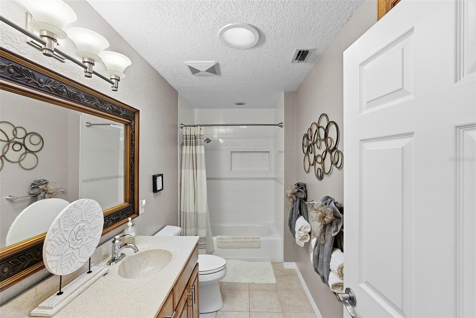 RAINBOW RIDGE - Residential