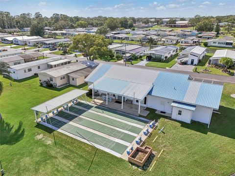 A home in AUBURNDALE