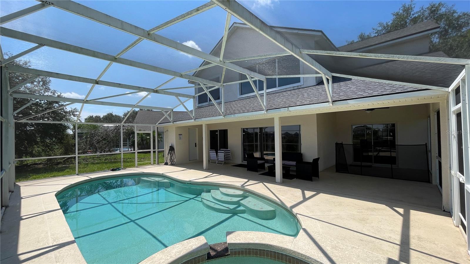 546 WINDSOR PLACE