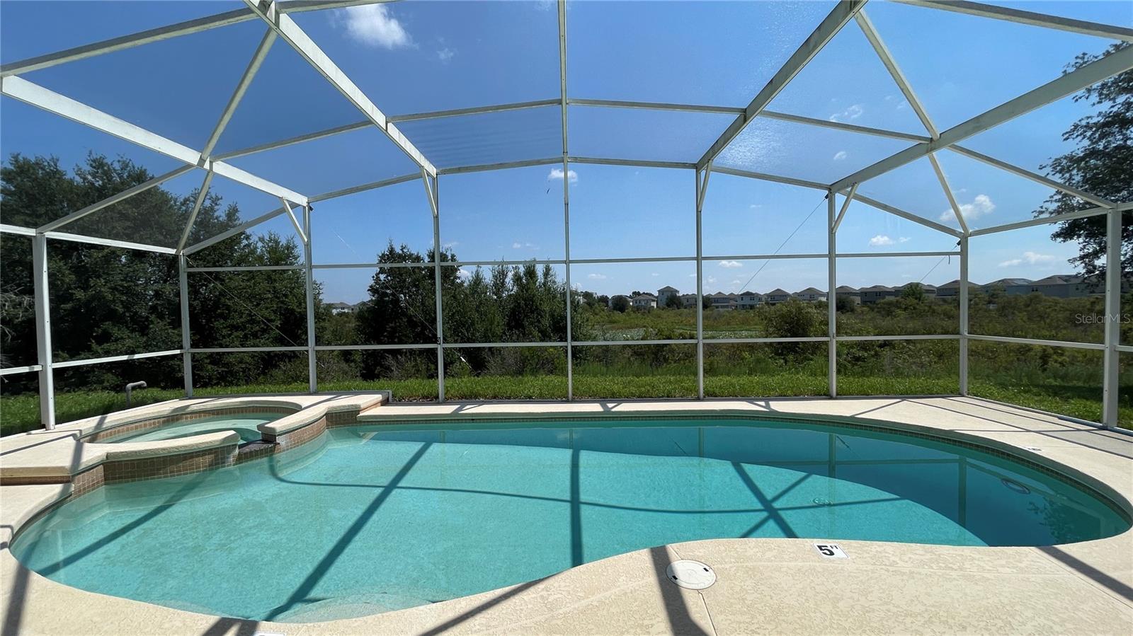 546 WINDSOR PLACE