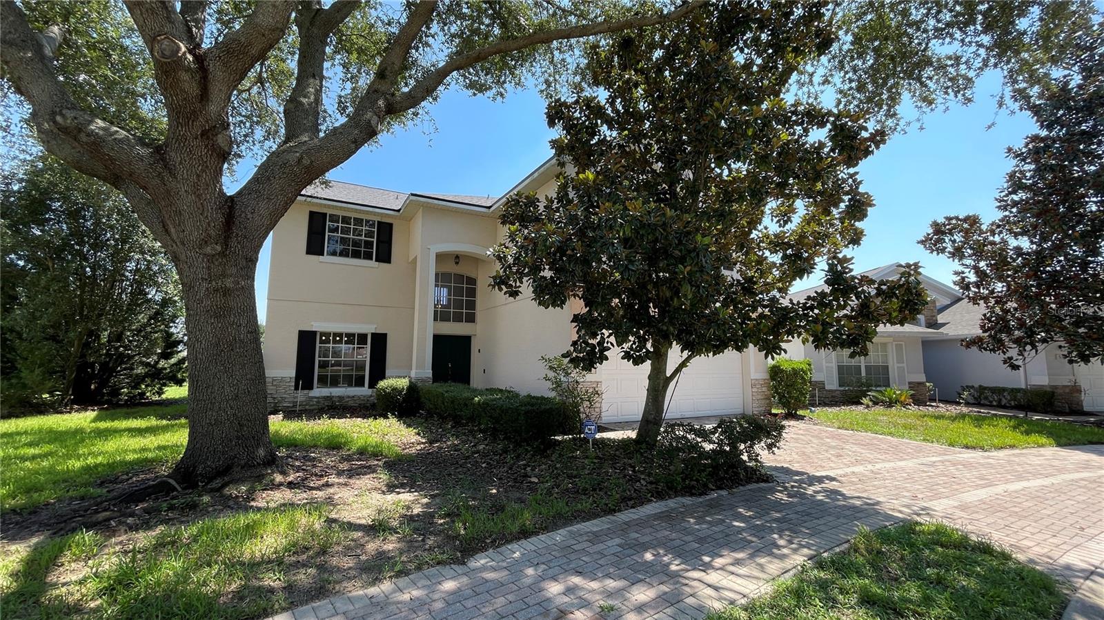 546 WINDSOR PLACE