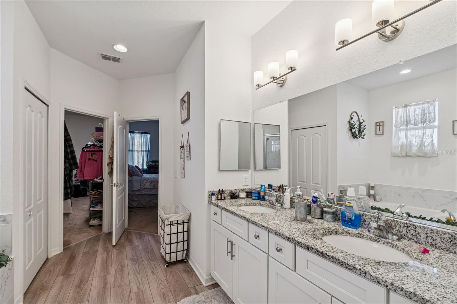 DEAN RANCH - Residential