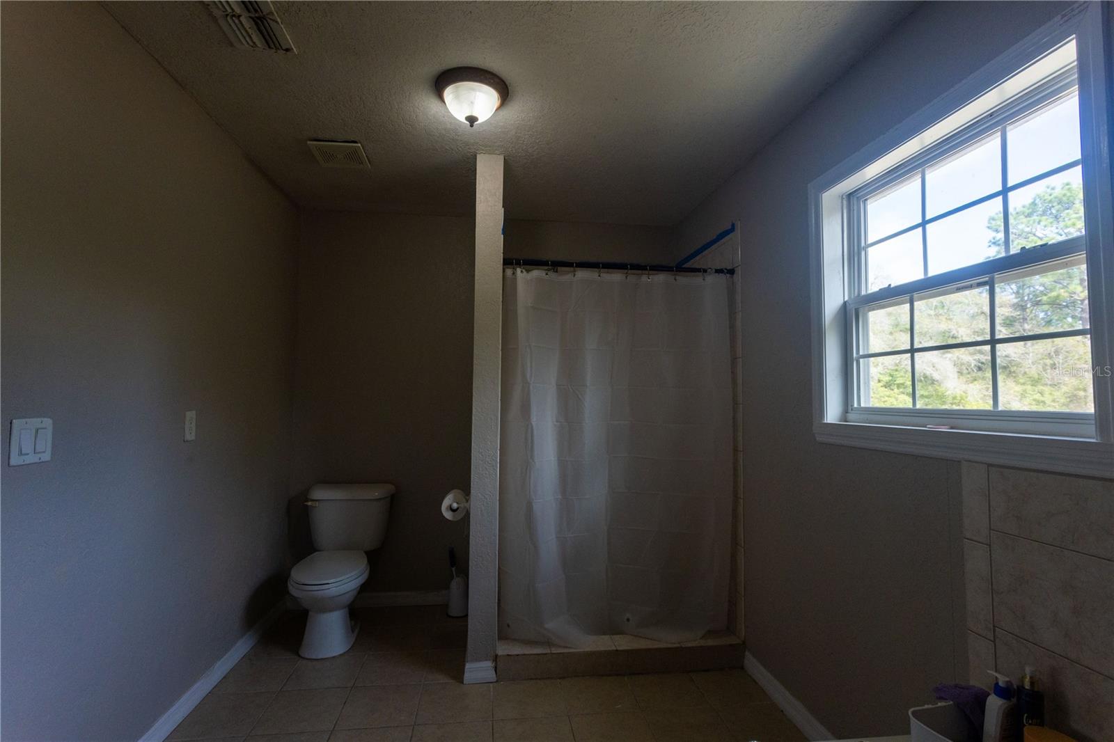 RAINBOW LAKES ESTATE - Residential Lease