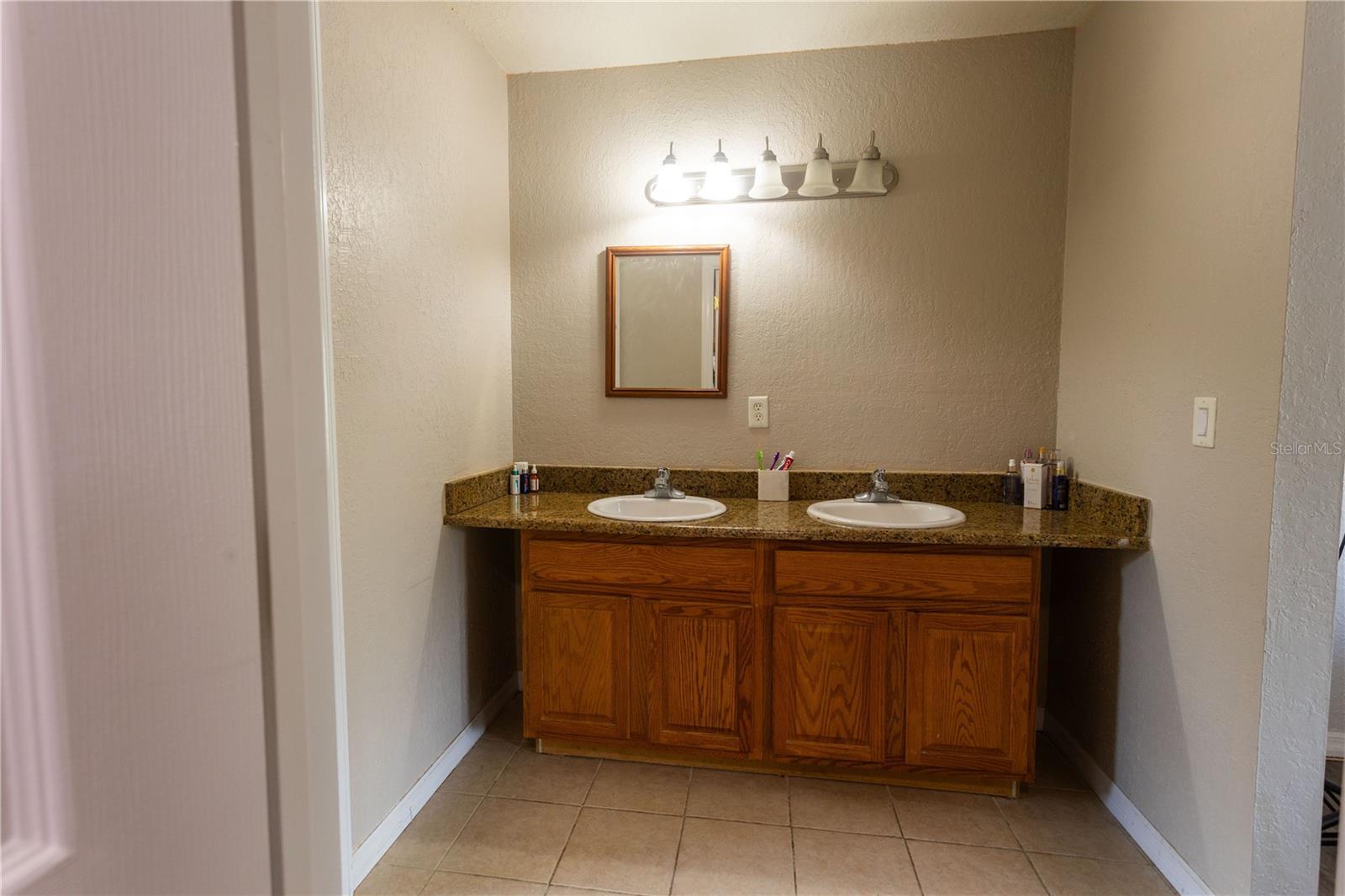 RAINBOW LAKES ESTATE - Residential Lease