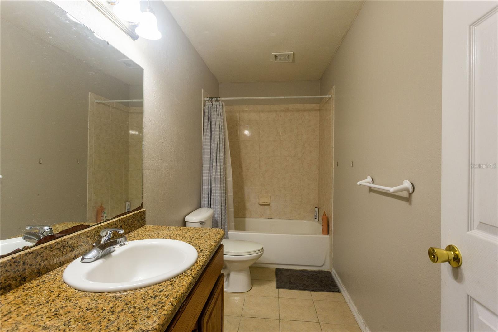 RAINBOW LAKES ESTATE - Residential Lease