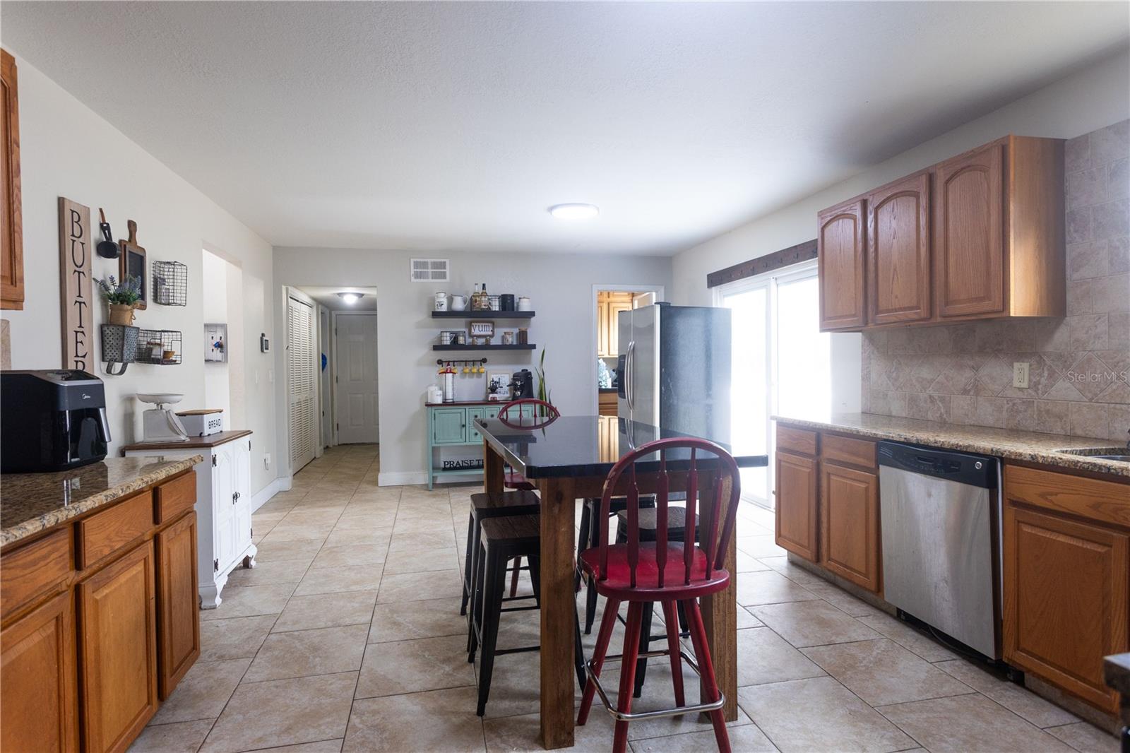 RAINBOW LAKES ESTATE - Residential Lease