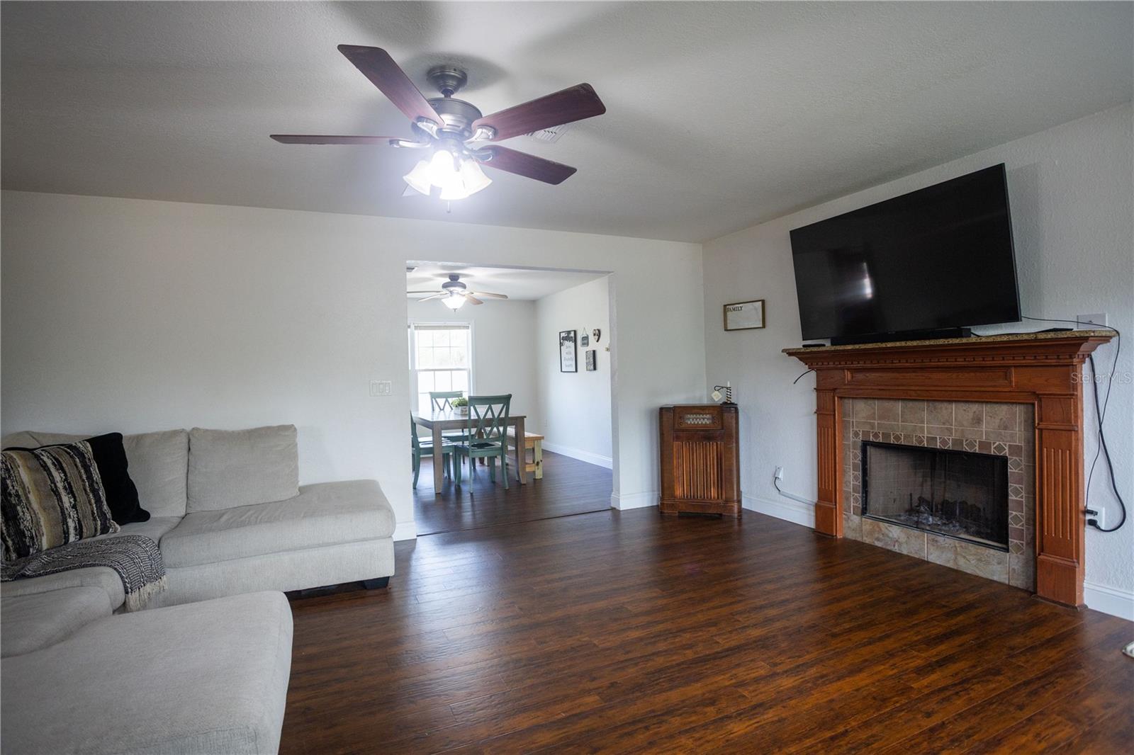 RAINBOW LAKES ESTATE - Residential Lease