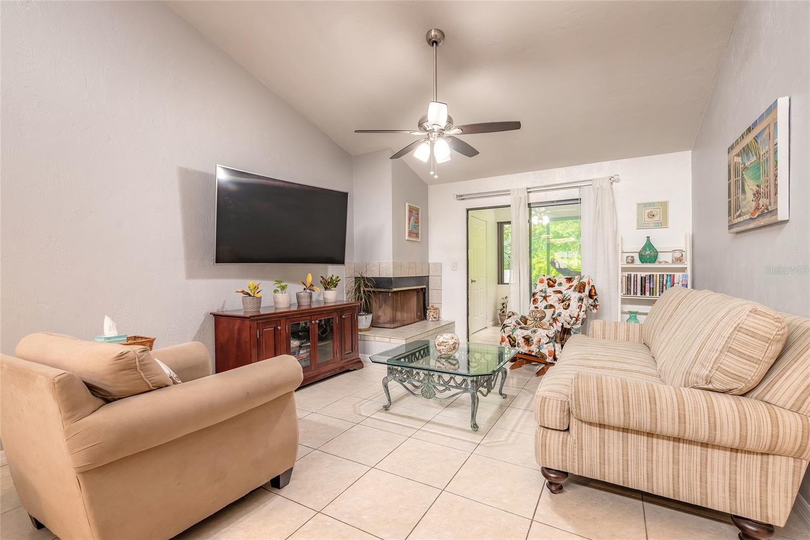 1237 CHARTER OAKS CIRCLE