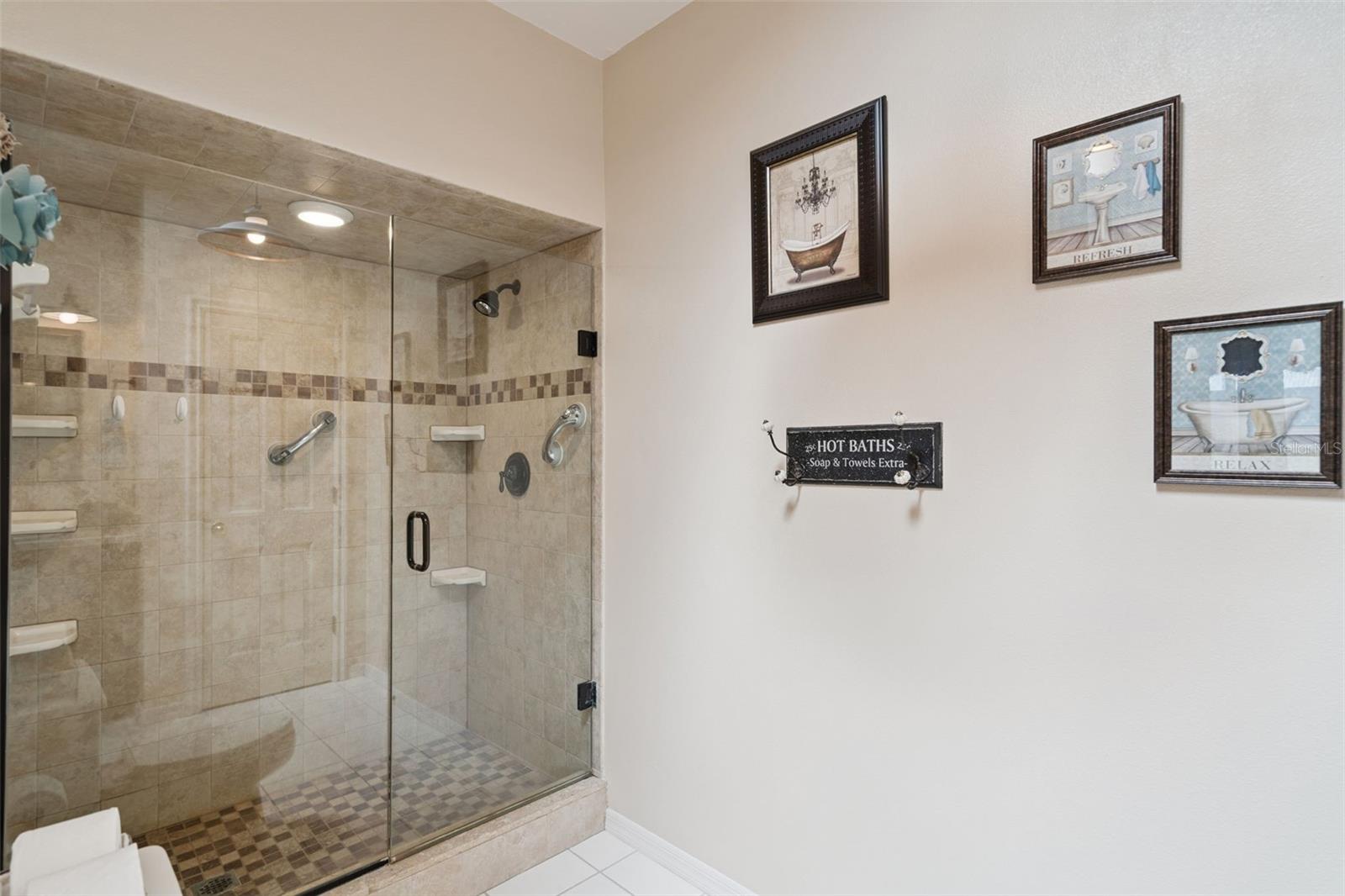 PALM HAMMOCK - Residential