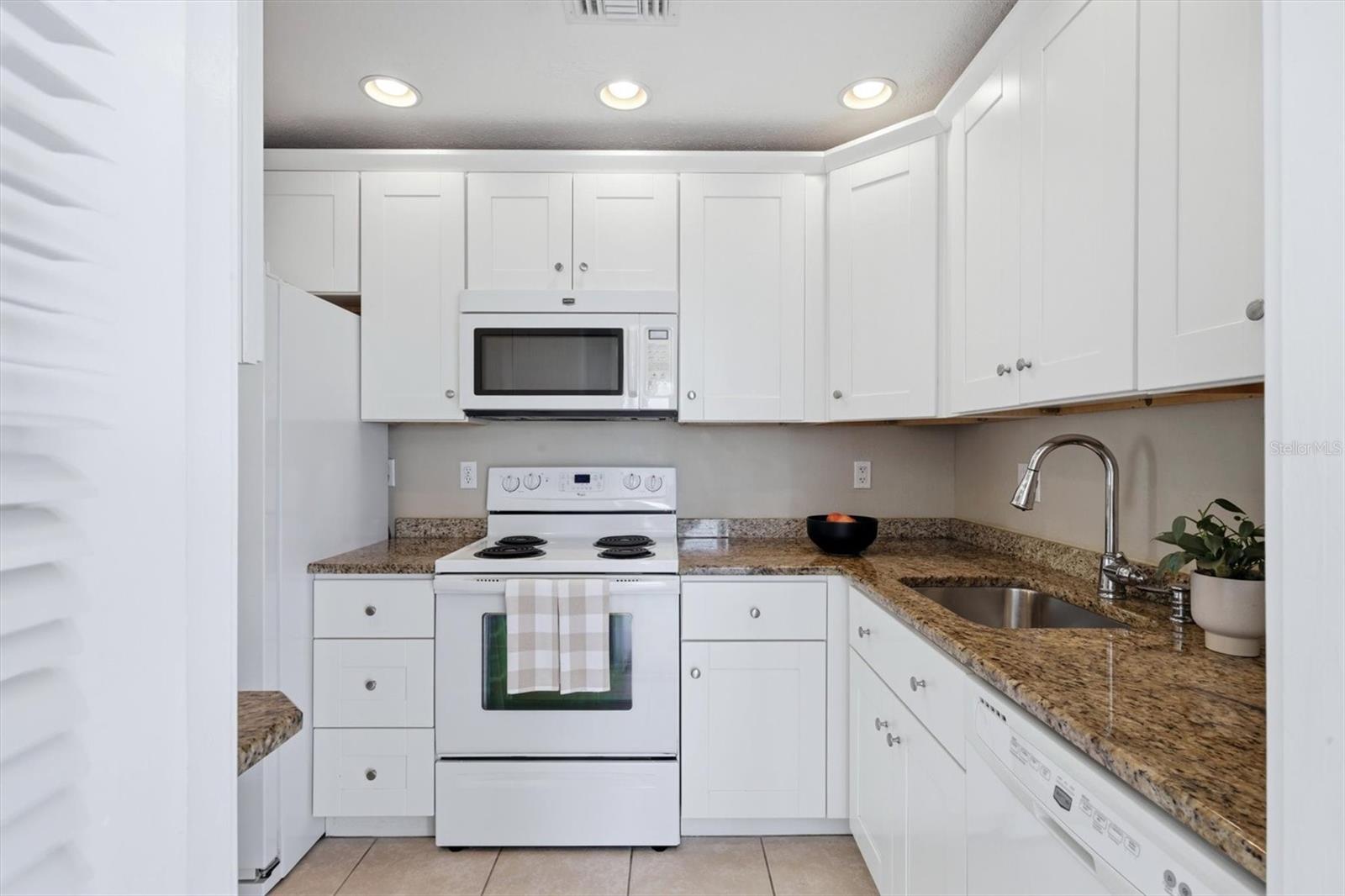 6039 CORAL WAY