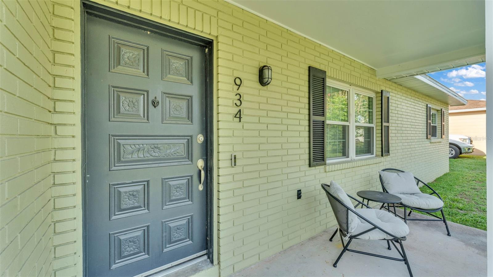 934 POINT VIEW LANE