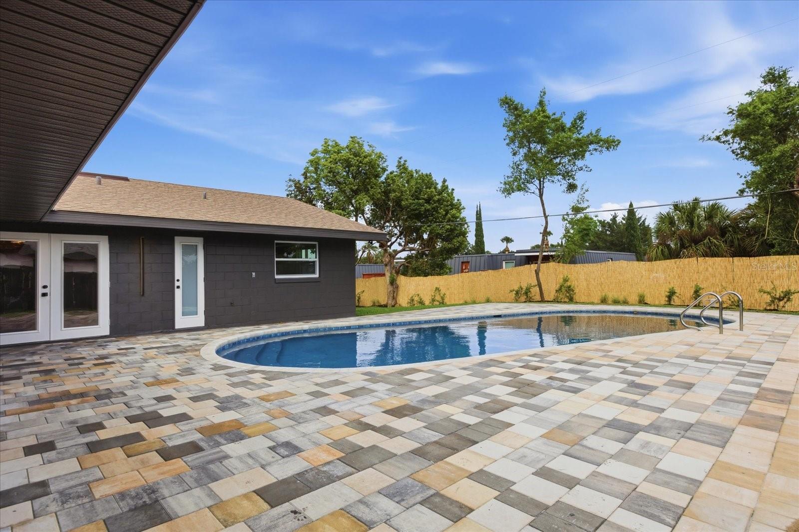 DOMMERICH HILLS 6TH ADD - Residential