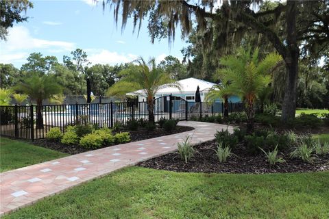 A home in DUNNELLON