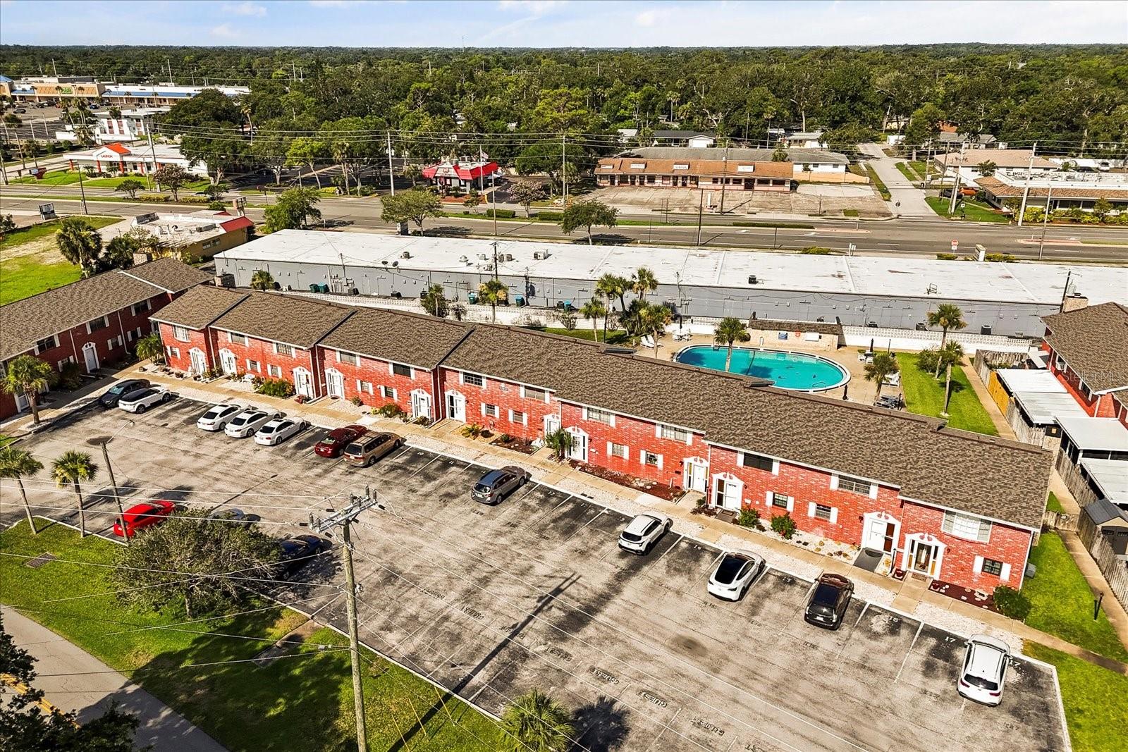 COLONIAL TWNHS CONDO APT PH 01 - Residential