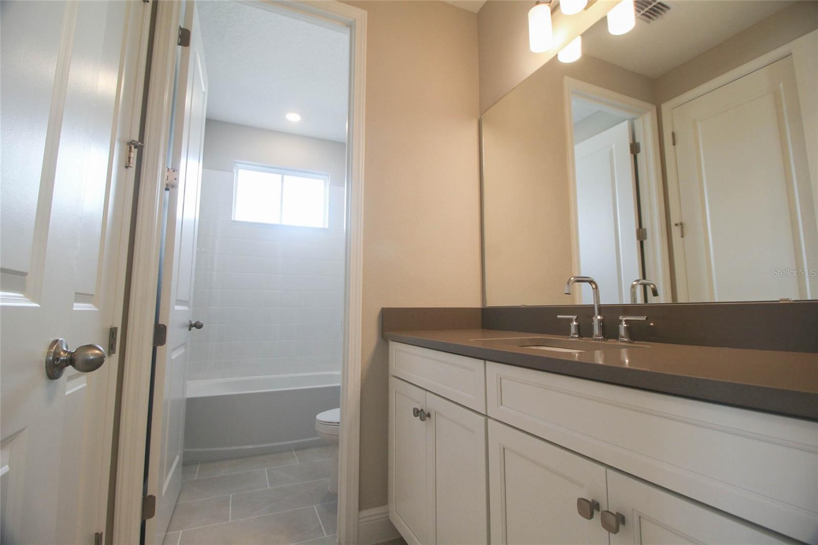 LAUREATE PK PH 1 PCL N-2 - Residential Lease