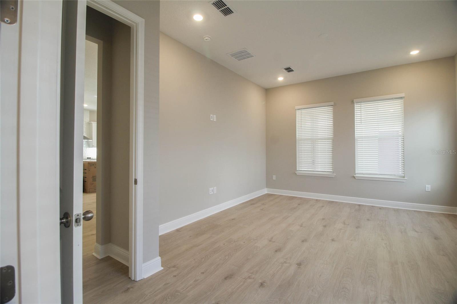LAUREATE PK PH 1 PCL N-2 - Residential Lease