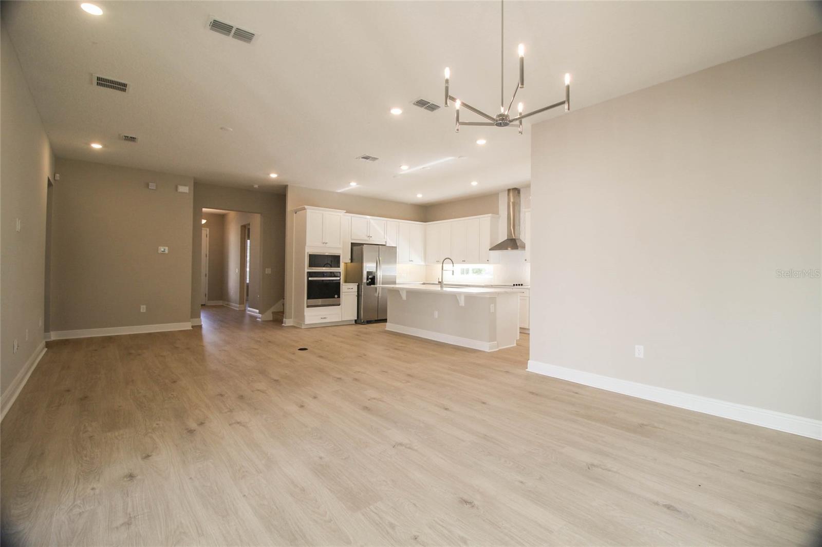 LAUREATE PK PH 1 PCL N-2 - Residential Lease