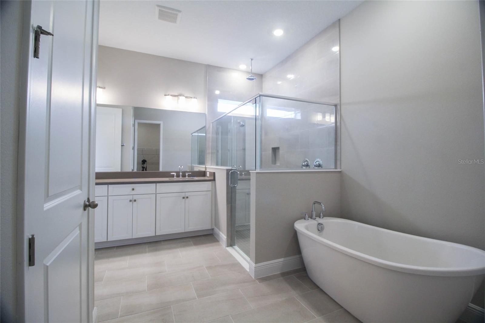 LAUREATE PK PH 1 PCL N-2 - Residential Lease