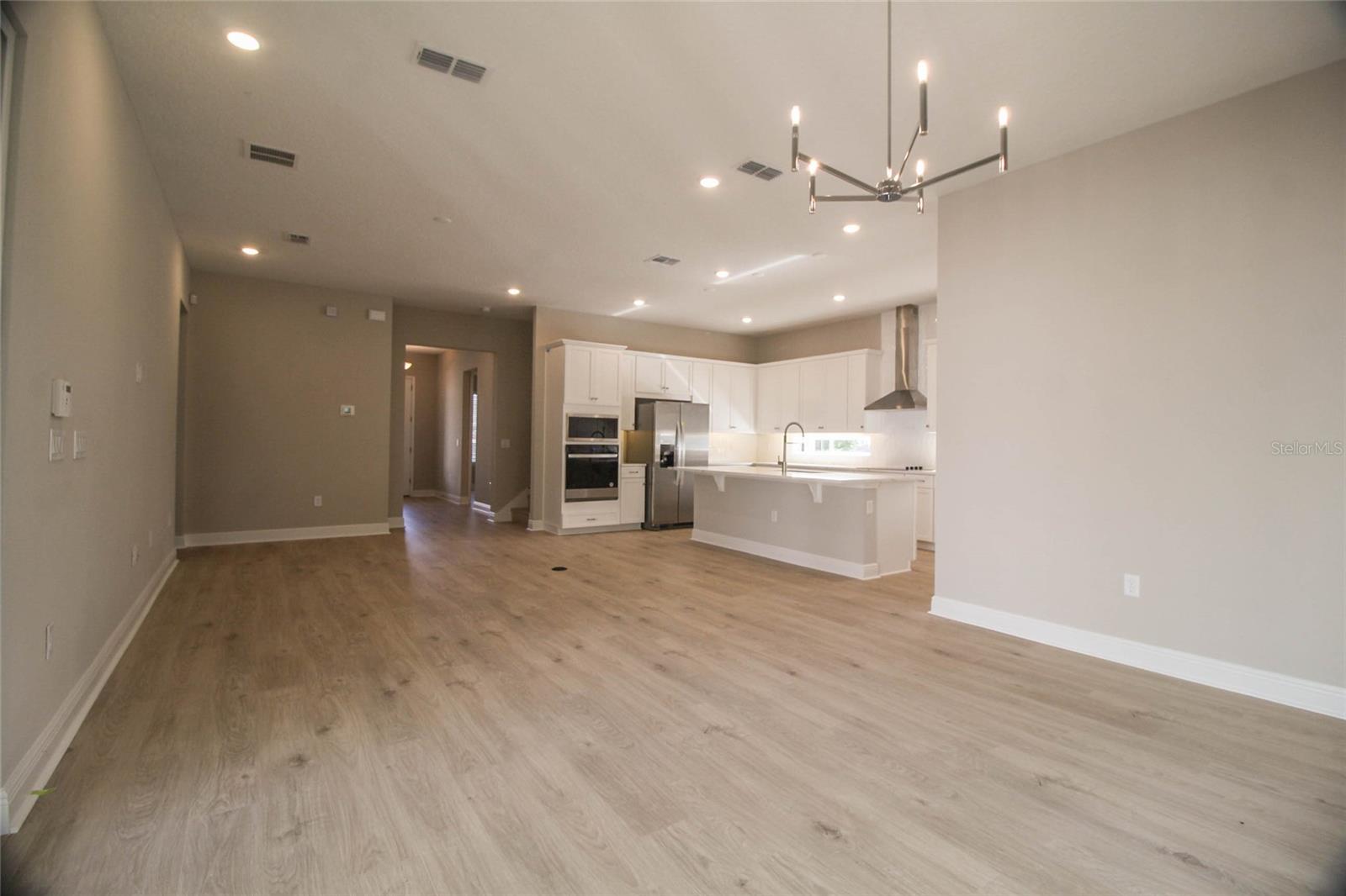 LAUREATE PK PH 1 PCL N-2 - Residential Lease