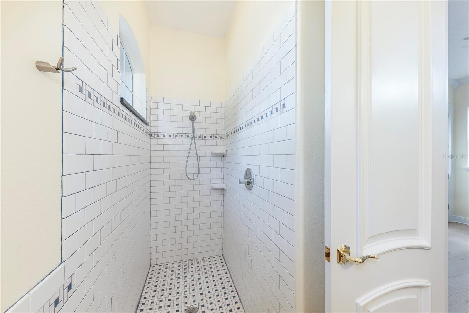 DEBAY PLANTATION UN 17B - Residential