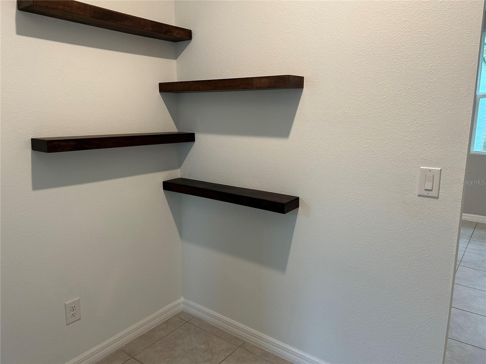 LAKE DENHAM ESTATES - Residential Lease