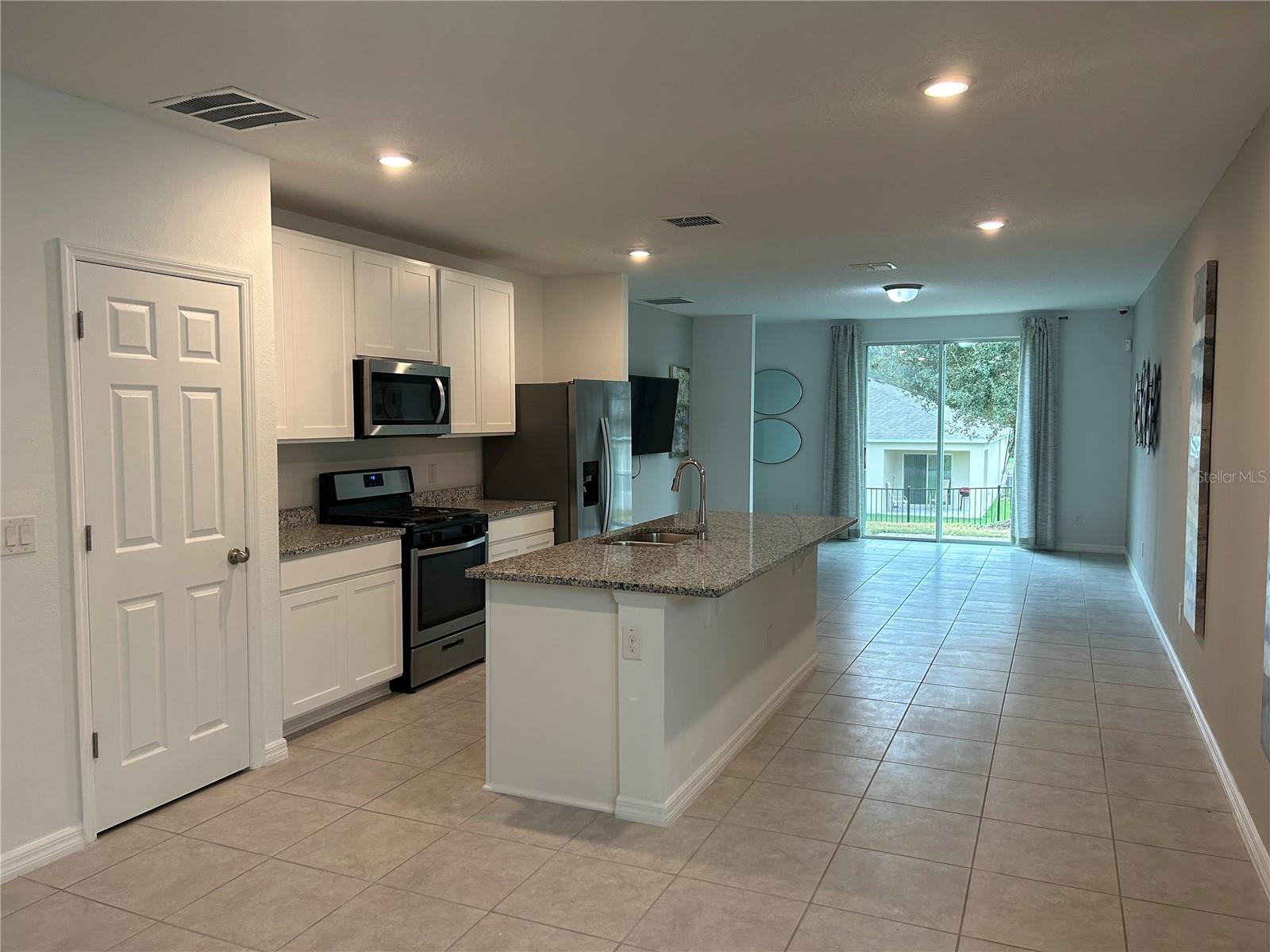 LAKE DENHAM ESTATES - Residential Lease