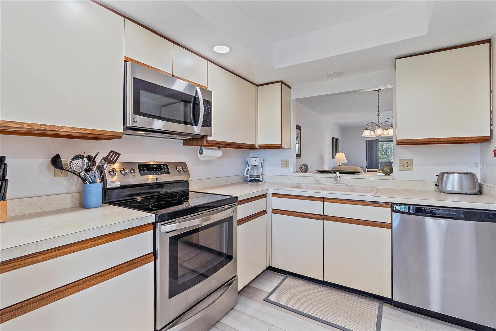 MISSION LAKES - Residential Lease