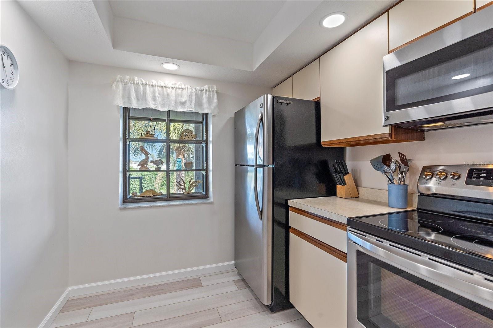 MISSION LAKES - Residential Lease