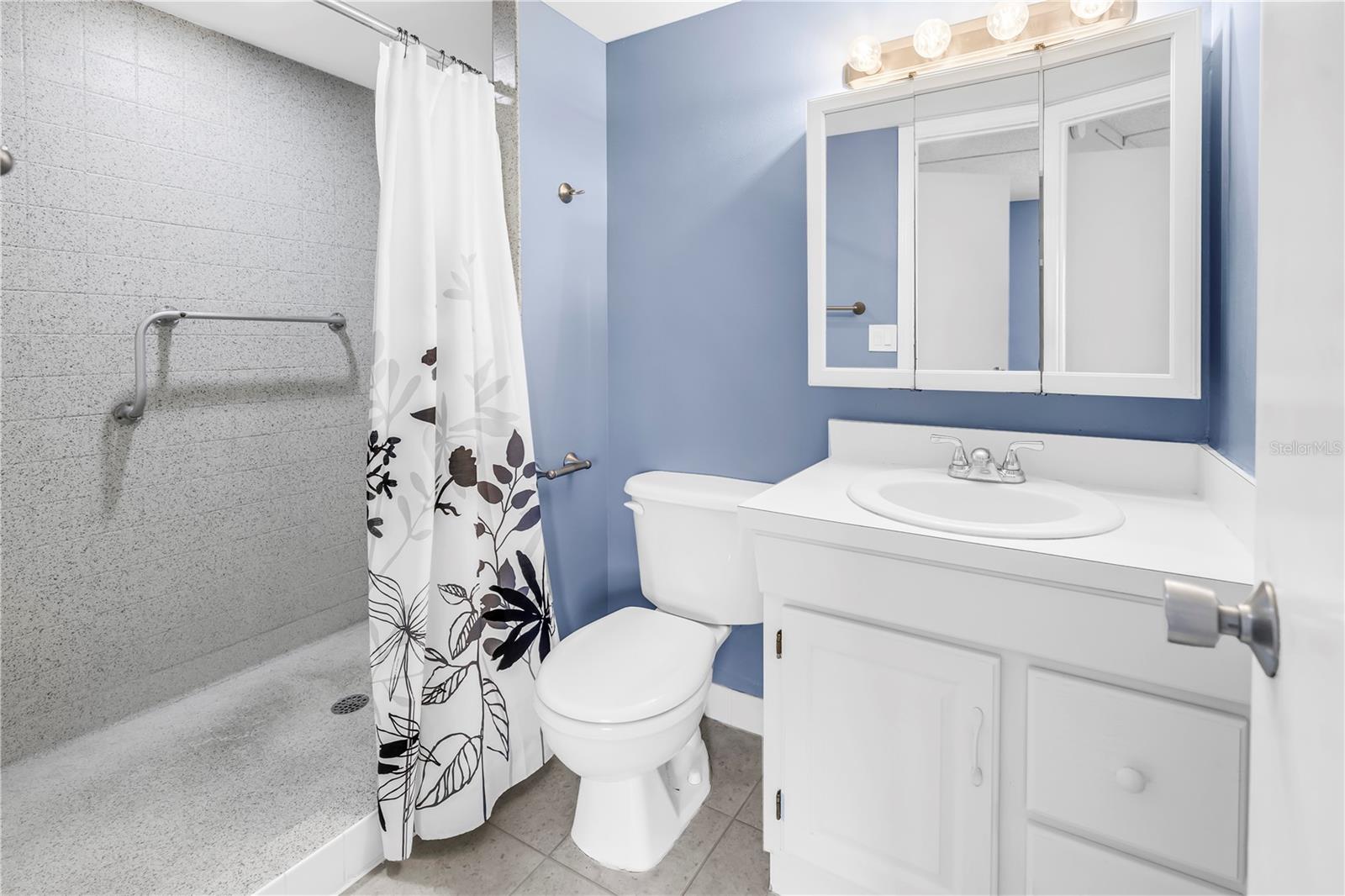 CROSSWINDS COLONY ONE CONDO - Residential