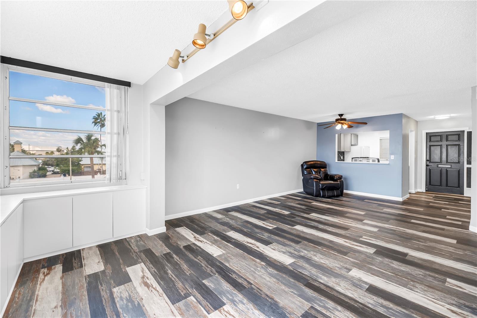 CROSSWINDS COLONY ONE CONDO - Residential