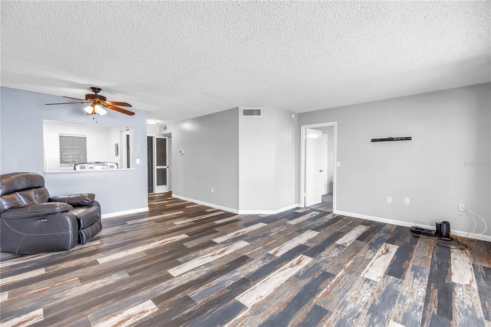 CROSSWINDS COLONY ONE CONDO - Residential