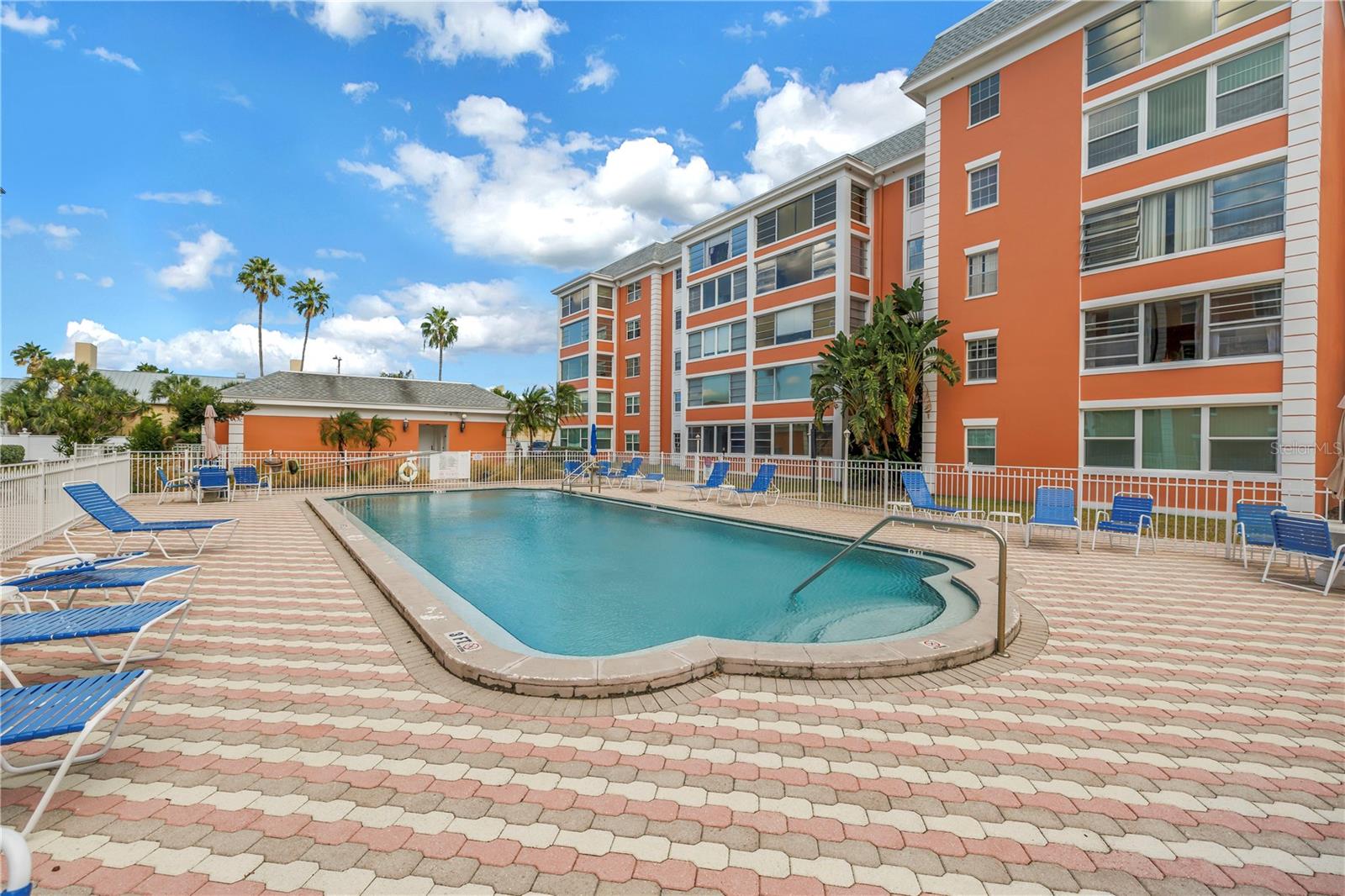 CROSSWINDS COLONY ONE CONDO - Residential