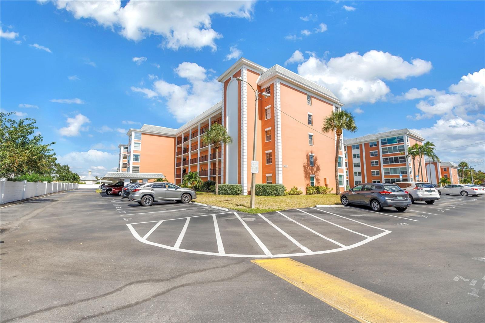 CROSSWINDS COLONY ONE CONDO - Residential