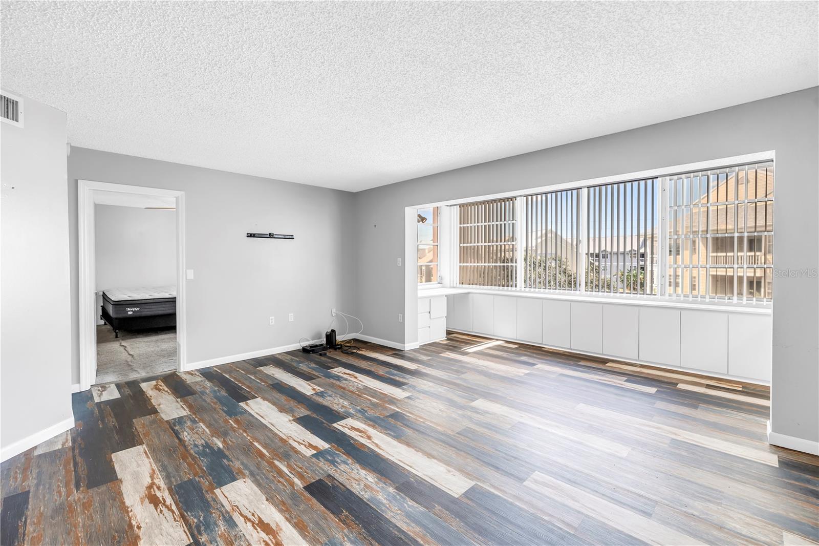 CROSSWINDS COLONY ONE CONDO - Residential