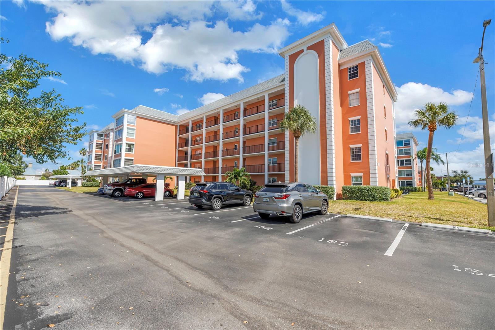 CROSSWINDS COLONY ONE CONDO - Residential