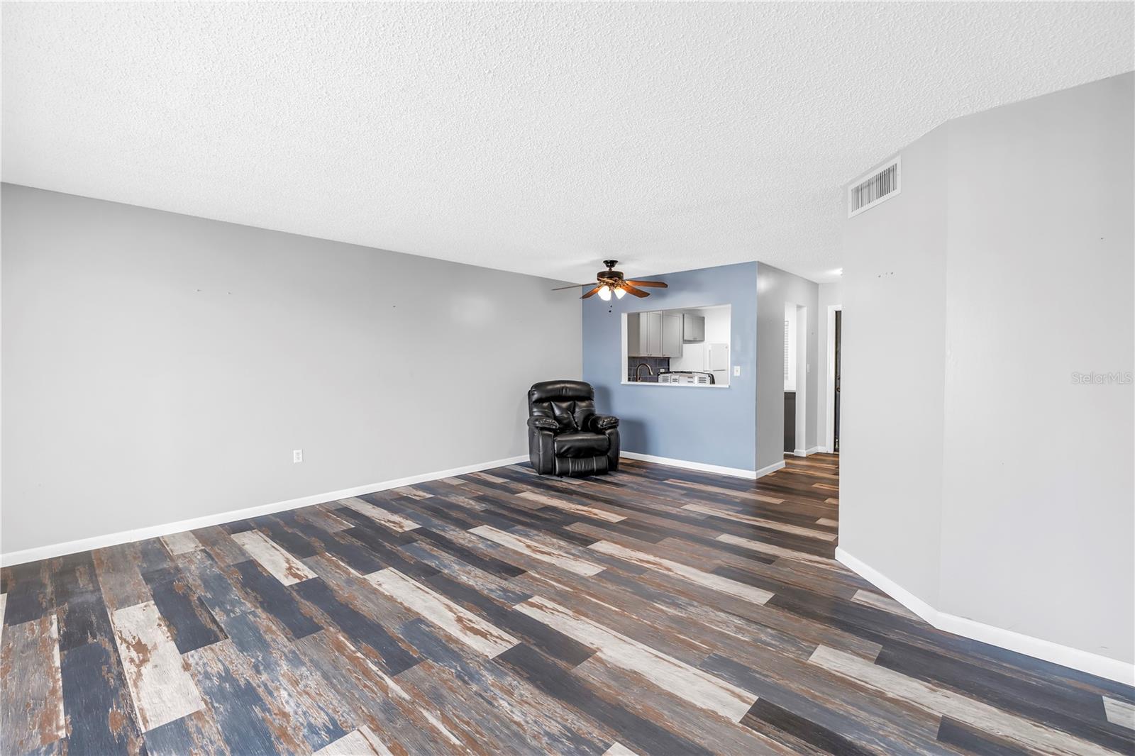 CROSSWINDS COLONY ONE CONDO - Residential