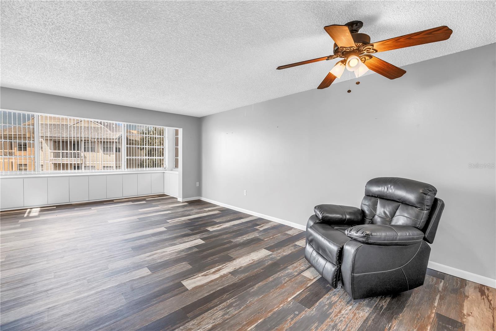 CROSSWINDS COLONY ONE CONDO - Residential