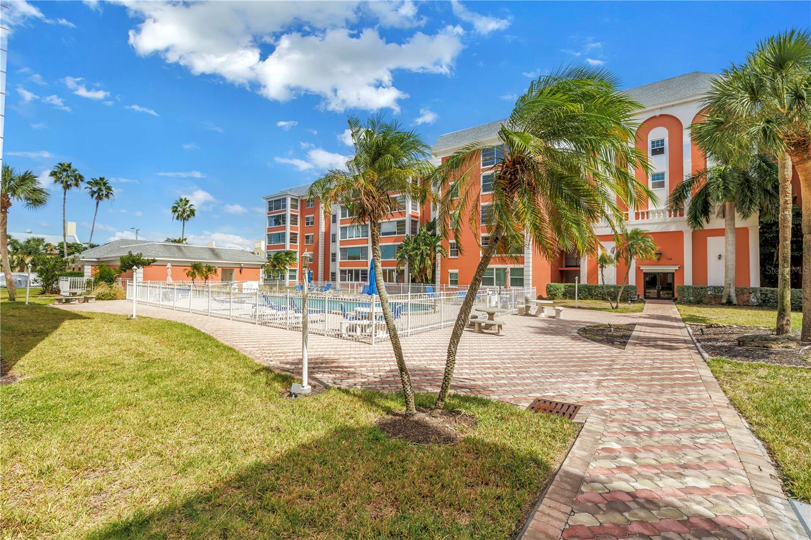 CROSSWINDS COLONY ONE CONDO - Residential