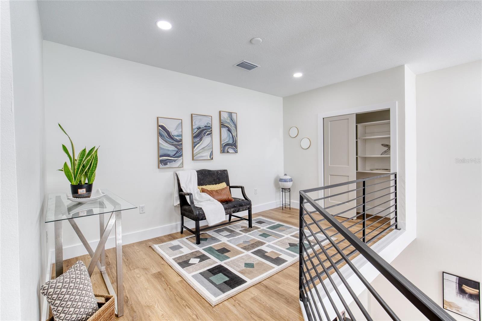 ARROWHEAD VILLAGE REP - Residential