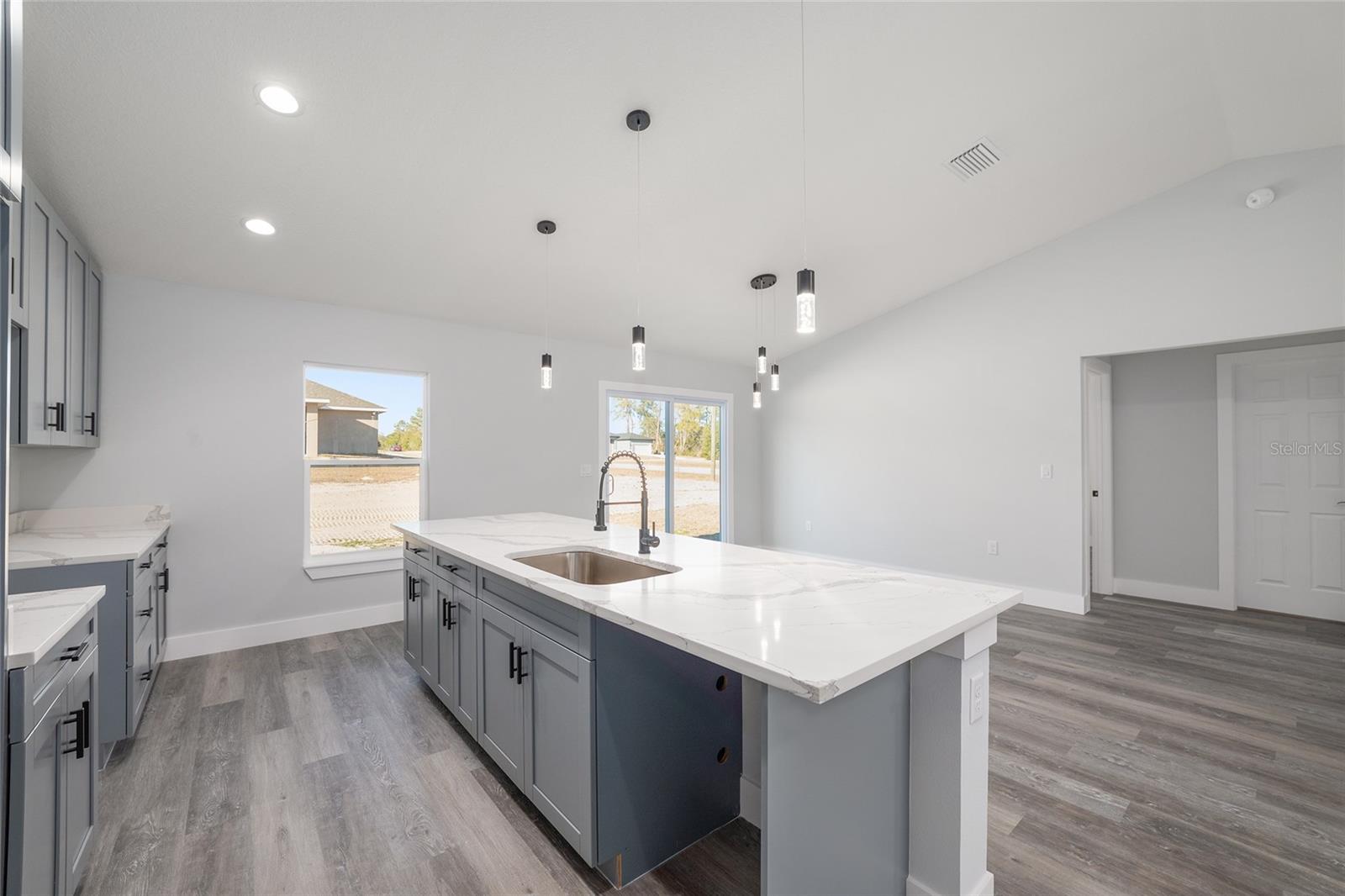 RAINBOW LAKES ESTATE - Residential