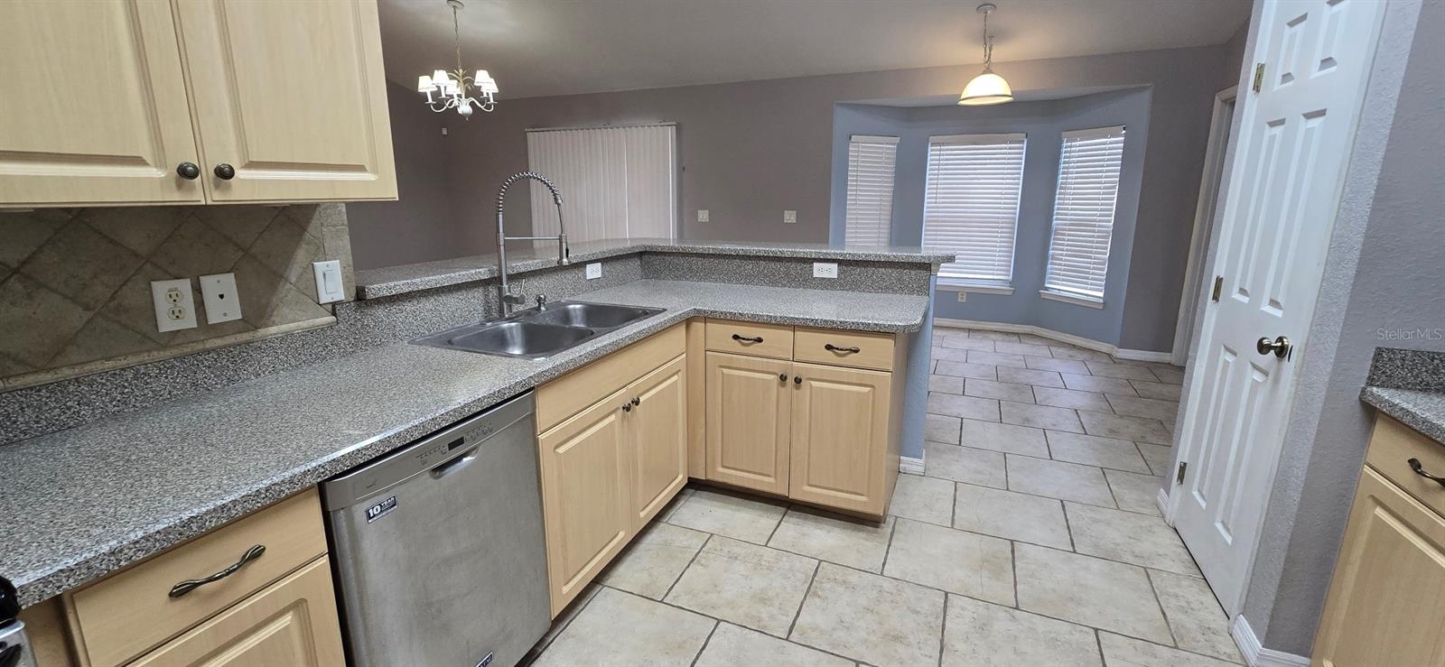 SILVER SPGS SHORES - Residential Lease