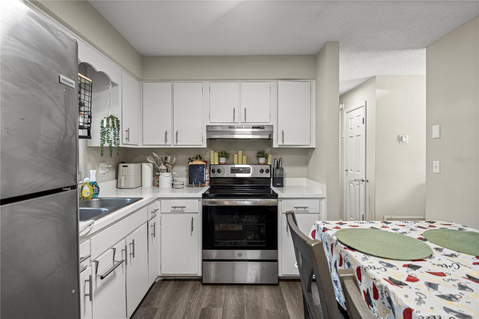 RIDGEWOOD PARK - Residential