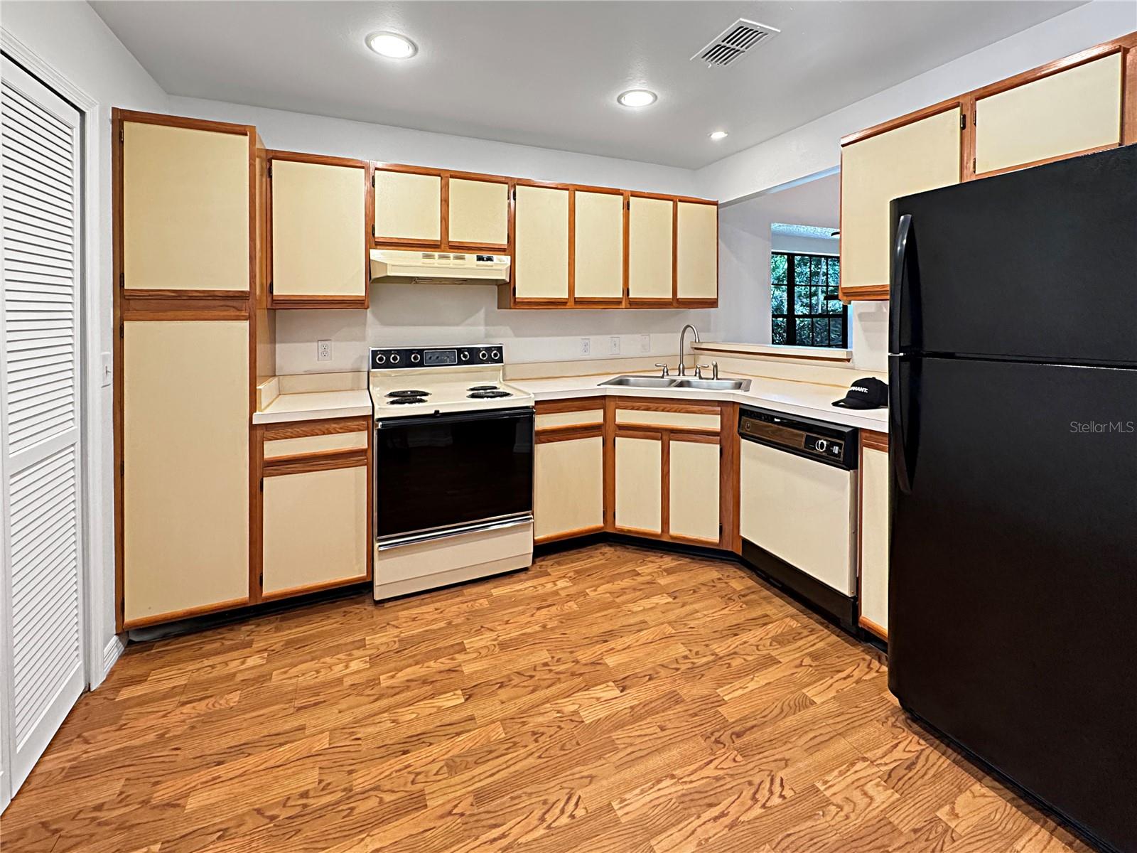 FAIRCREST II A CONDO - Residential