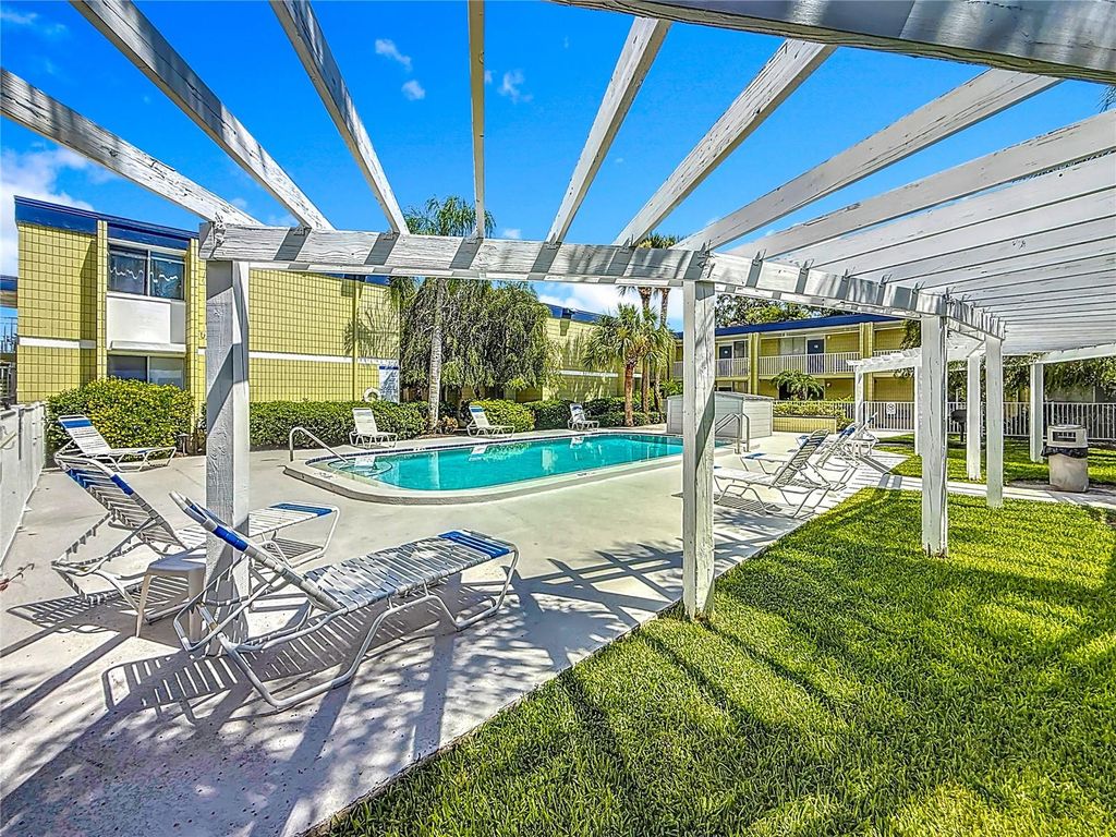 Photo of 1301 S Howard Avenue #A6, Tampa, FL 33606 (MLS # TB8417972)