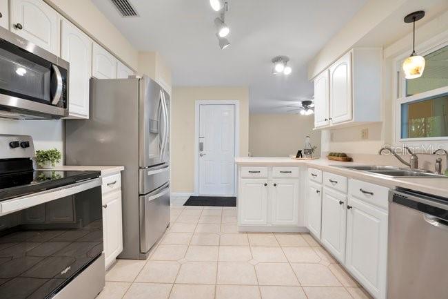 TRIPLET LAKE SHORES ADD REP OF BLK D - Residential