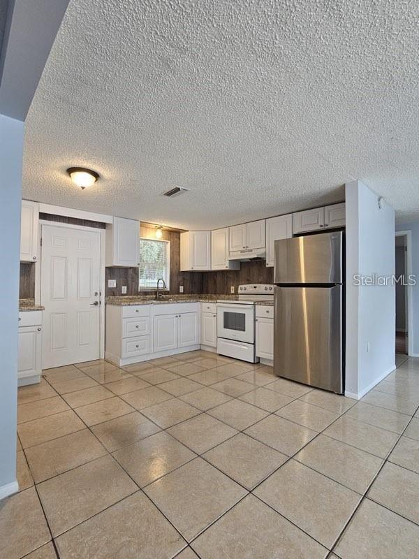 Photo of 8337 Sunnydale Drive, Hudson, FL 34667 (MLS # TB8550821)