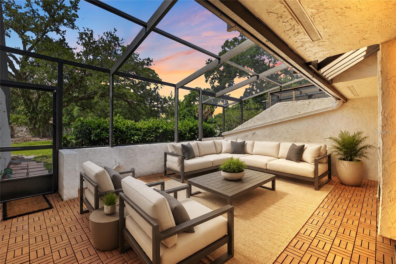 CARROLLWOOD VILLAGE FAIRWAY TO - Residential