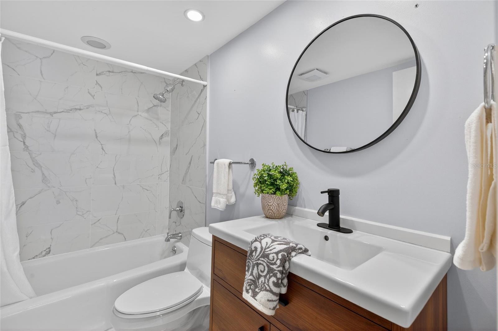 CARROLLWOOD VILLAGE FAIRWAY TO - Residential