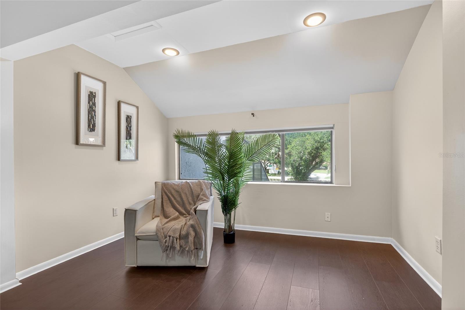 CARROLLWOOD VILLAGE FAIRWAY TO - Residential