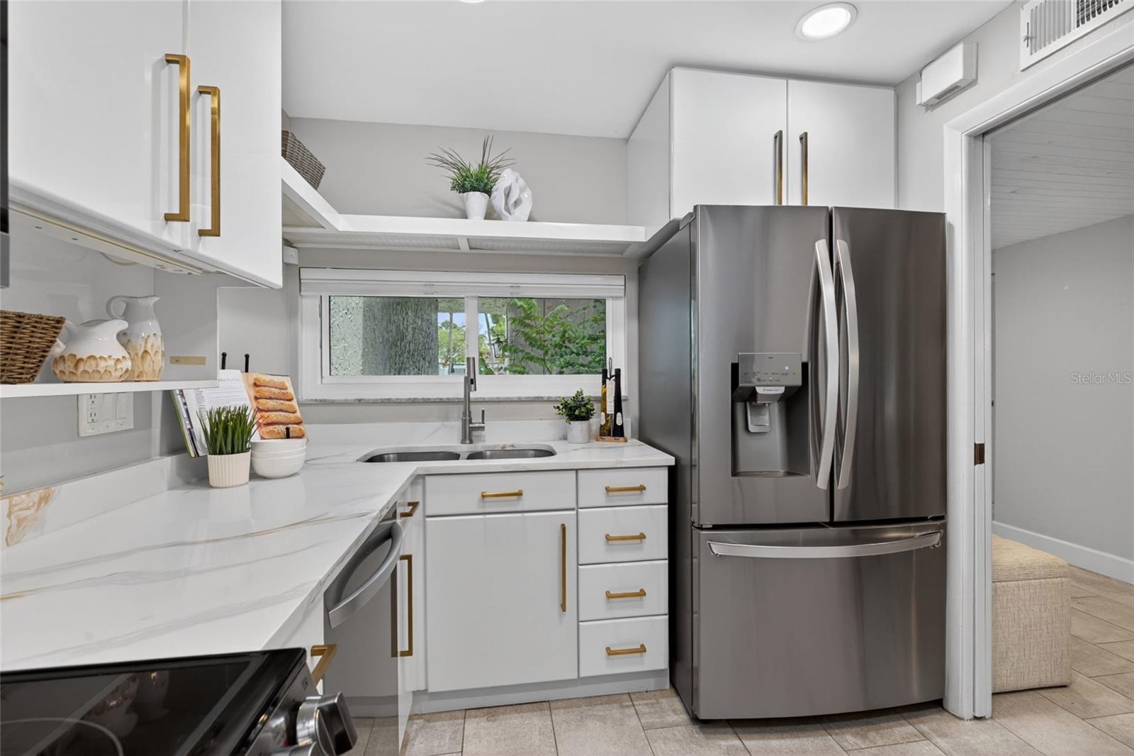 CARROLLWOOD VILLAGE FAIRWAY TO - Residential
